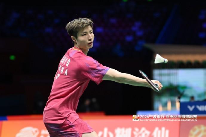 爱游戏体育-石宇奇2-0击败李佳豪晋级亚锦赛16强，后者遭遇跨赛季13连败